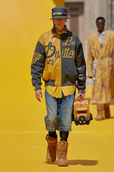 Look 54